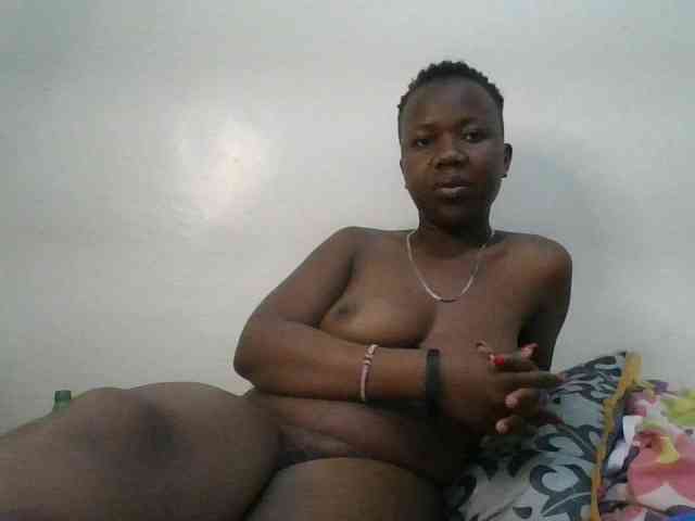 Blackdoll1 webcam