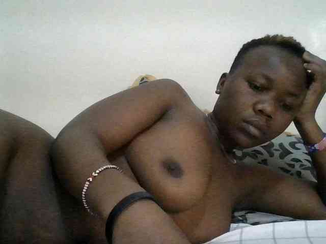 Blackdoll1 webcam