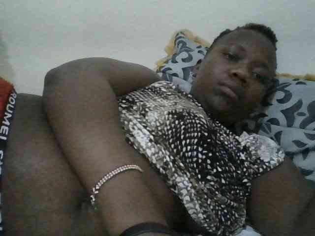 Blackdoll1 webcam