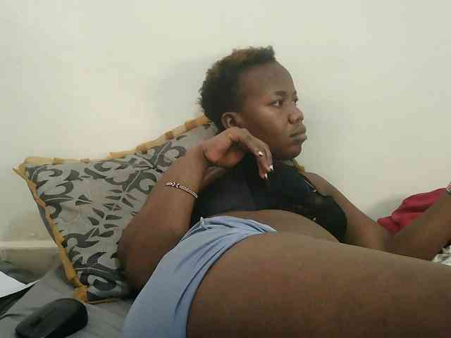 Blackdoll1 webcam