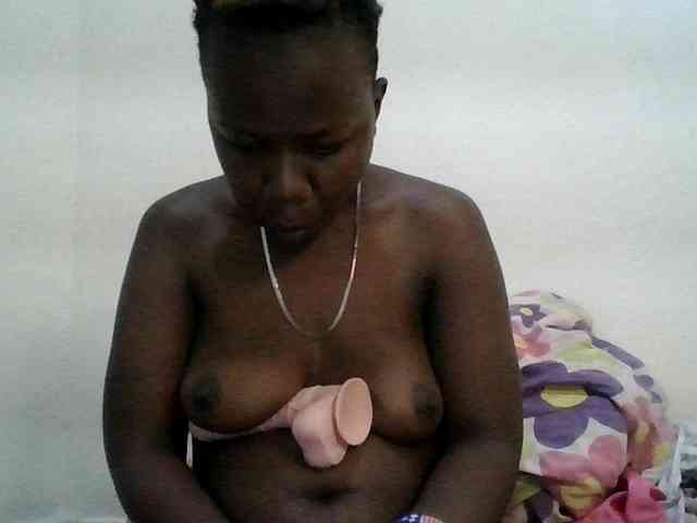Blackdoll1 webcam