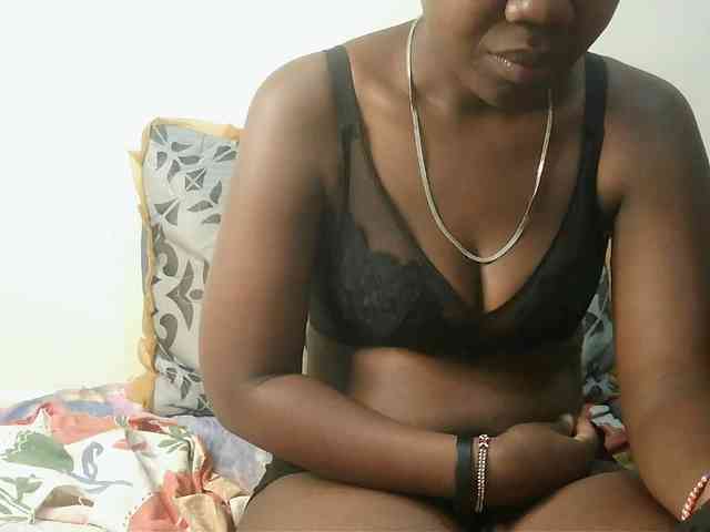 Blackdoll1 webcam