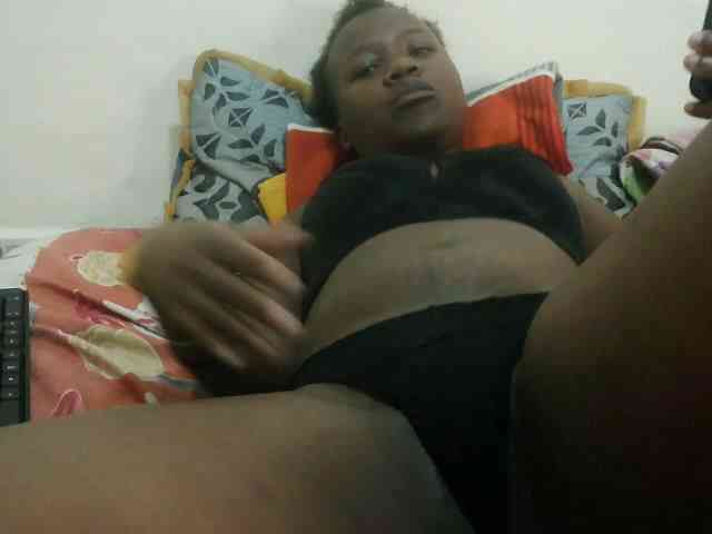 Blackdoll1 webcam