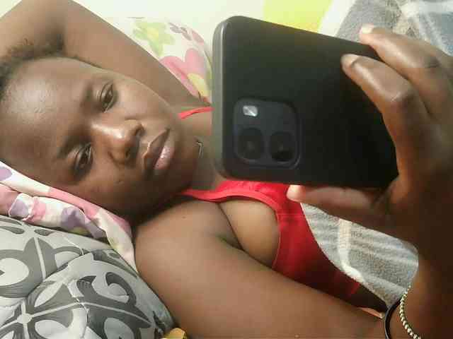 Blackdoll1 webcam