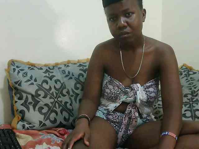 Blackdoll1 webcam