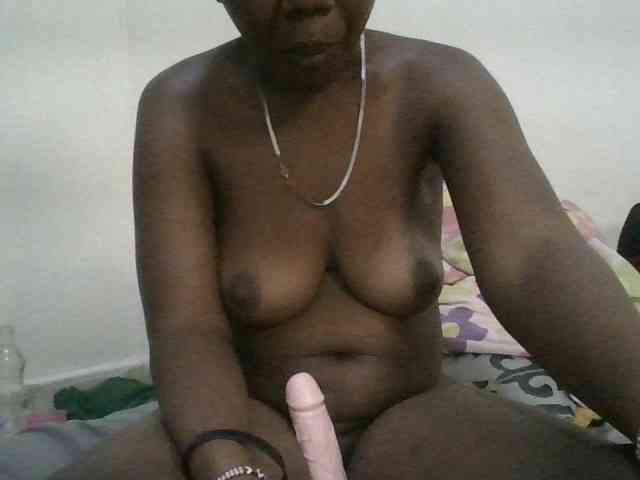 Blackdoll1 webcam