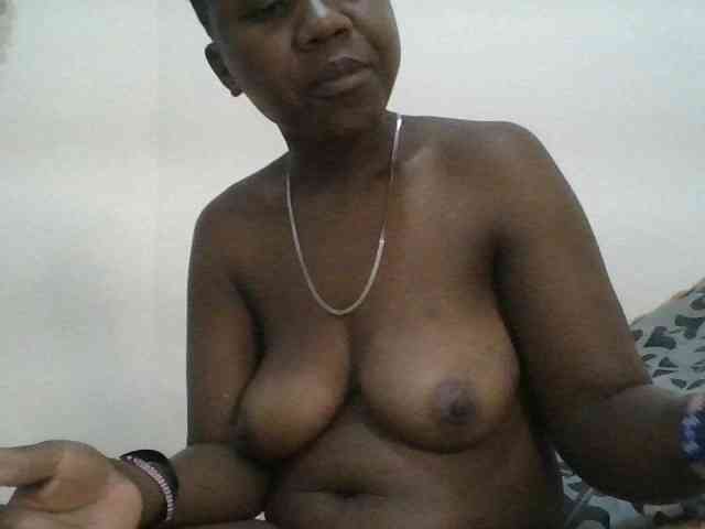 Blackdoll1 webcam