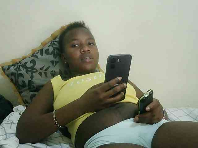 Blackdoll1 webcam