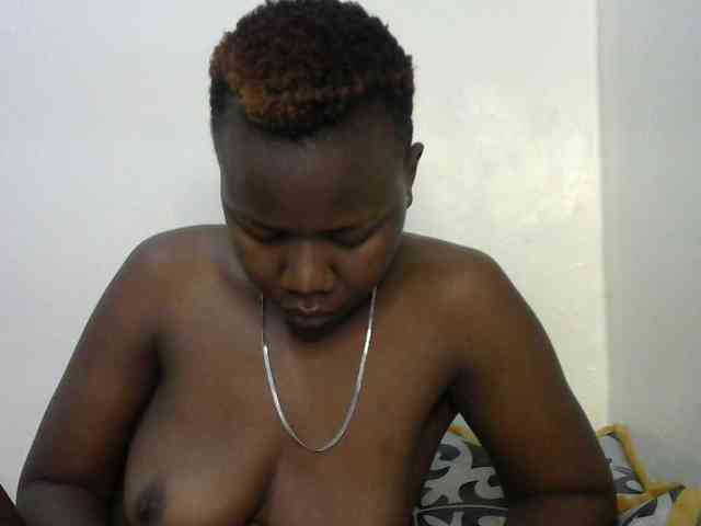 Blackdoll1 webcam