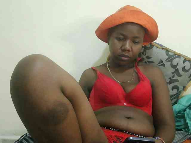 Blackdoll1 webcam