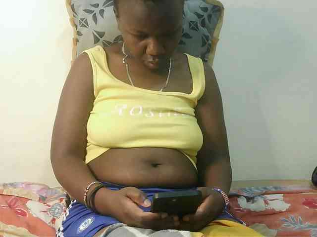 Blackdoll1 webcam