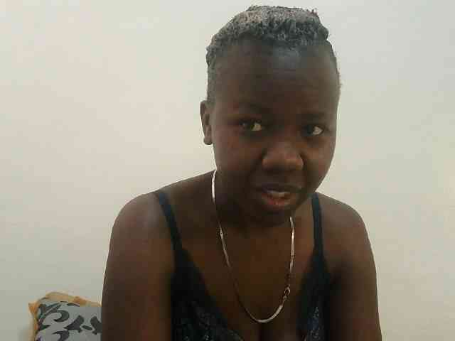 Blackdoll1 webcam