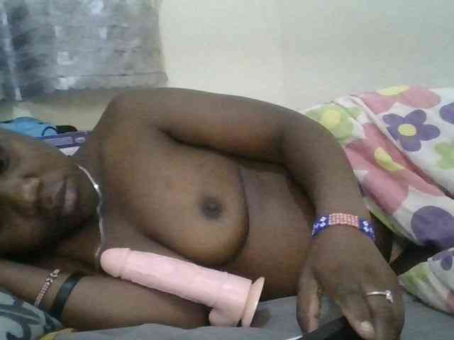 Blackdoll1 webcam