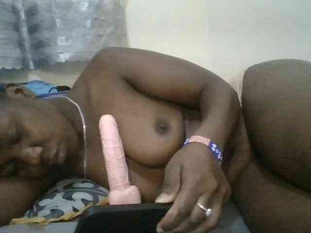 Blackdoll1 webcam