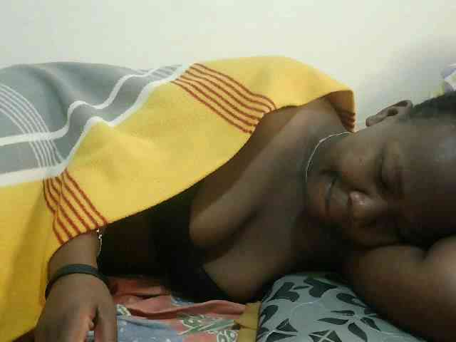 Blackdoll1 webcam