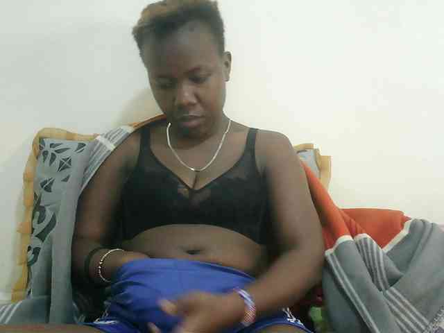 Blackdoll1 webcam