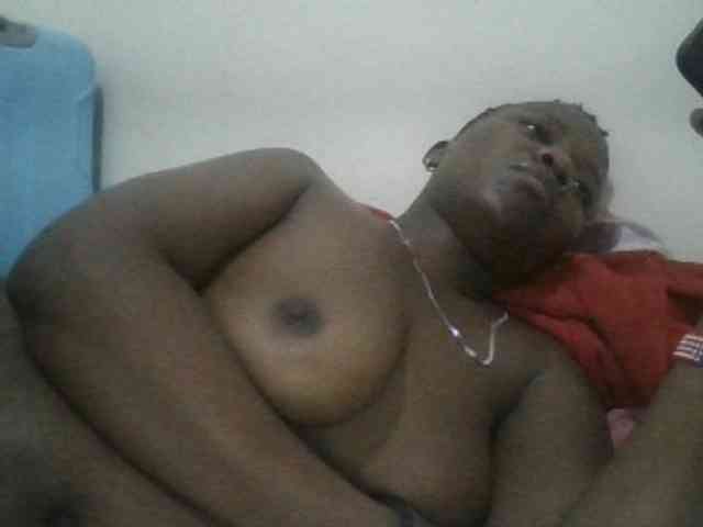 Blackdoll1 webcam