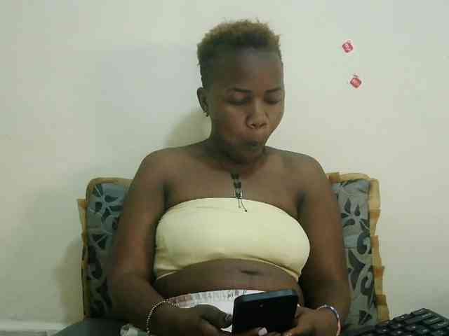 Blackdoll1 webcam
