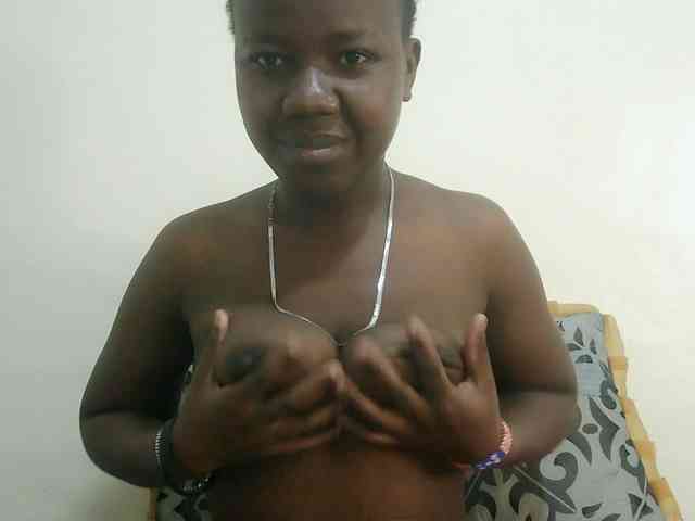 Blackdoll1 webcam