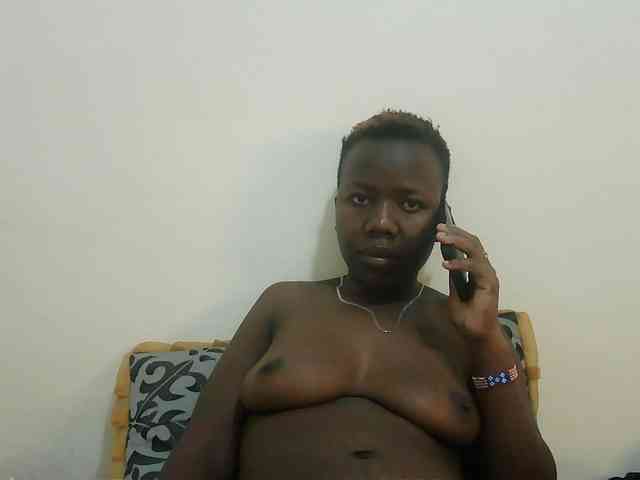 Blackdoll1 webcam