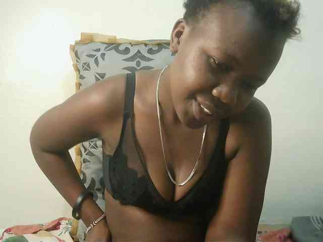 Blackdoll1 webcam