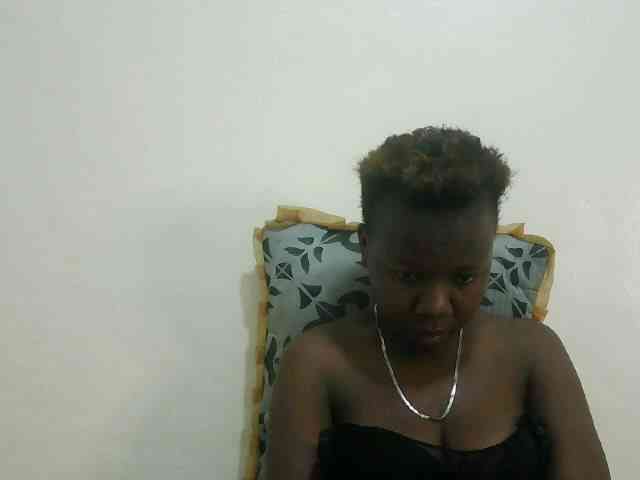 Blackdoll1 webcam