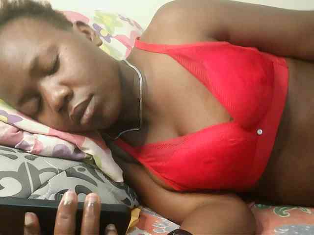 Blackdoll1 webcam