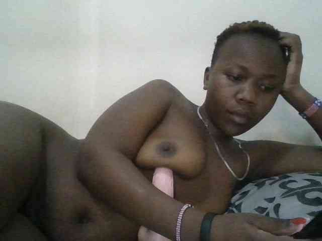 Blackdoll1 webcam