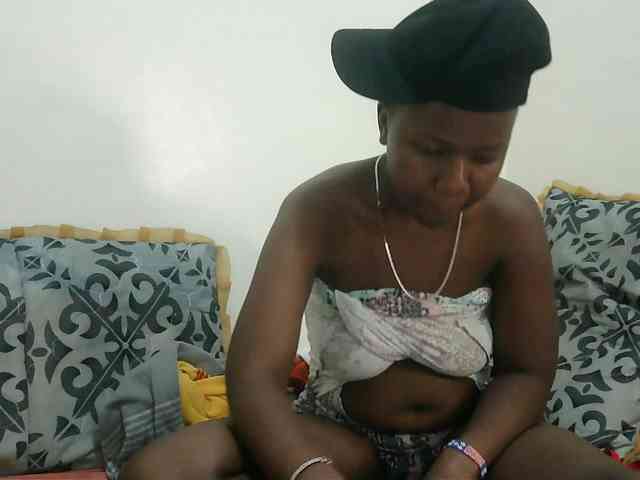 Blackdoll1 webcam