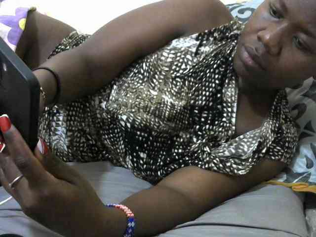 Blackdoll1 webcam