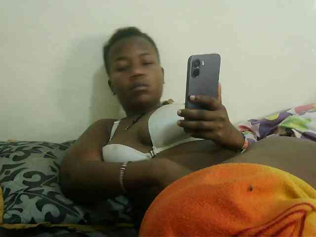 Blackdoll1 webcam