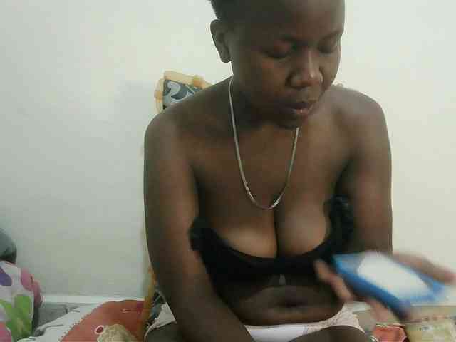 Blackdoll1 Live Webcam on BongaCams