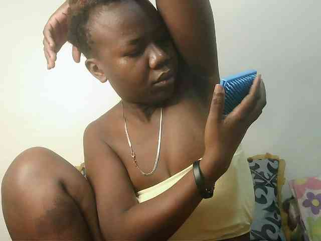 Blackdoll1 webcam