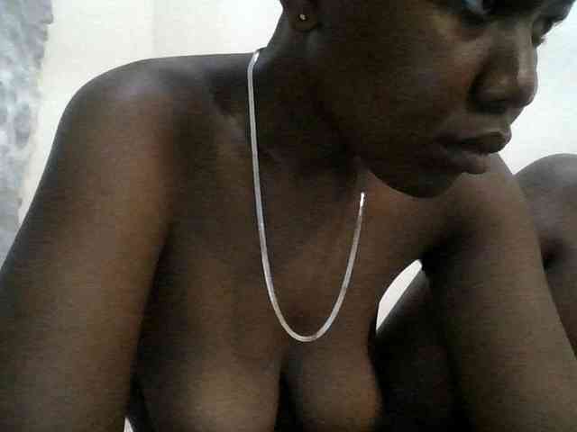 Blackdoll1 webcam