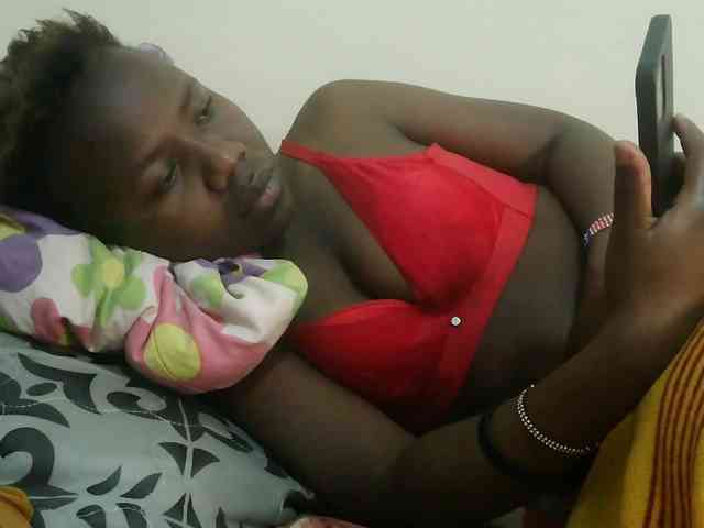 Blackdoll1 webcam
