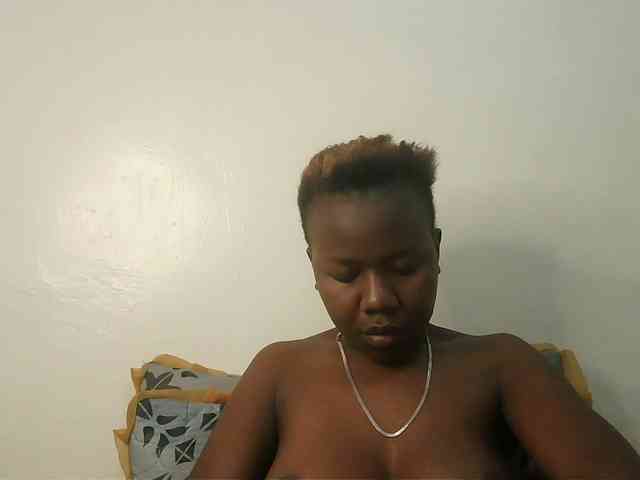Blackdoll1 webcam