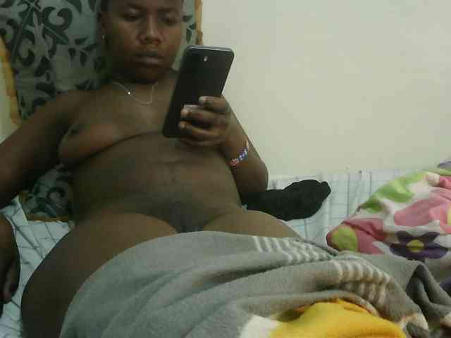 Blackdoll1 webcam