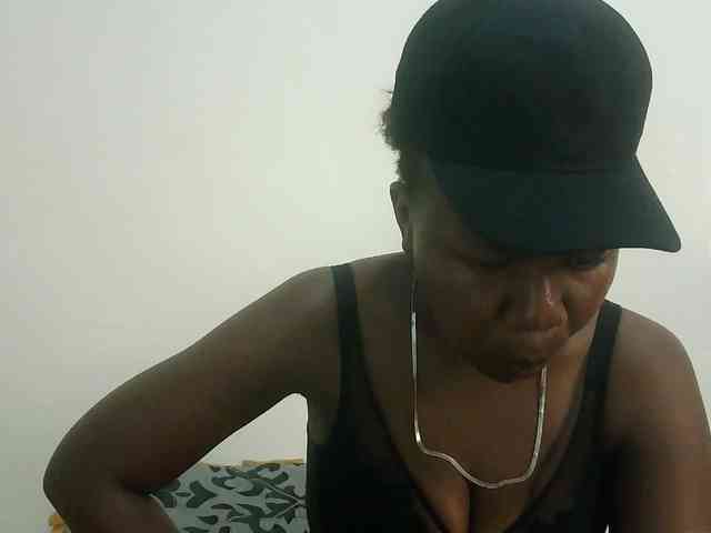 Blackdoll1 webcam