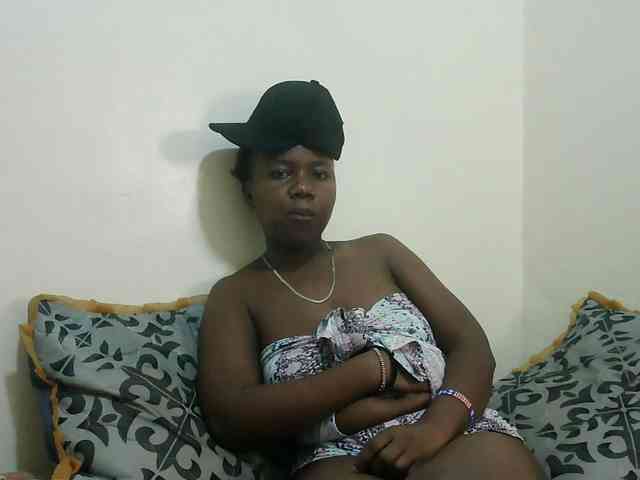 Blackdoll1 webcam