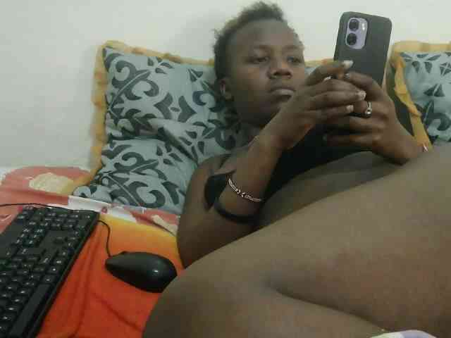 Blackdoll1 webcam