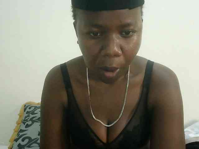 Blackdoll1 webcam