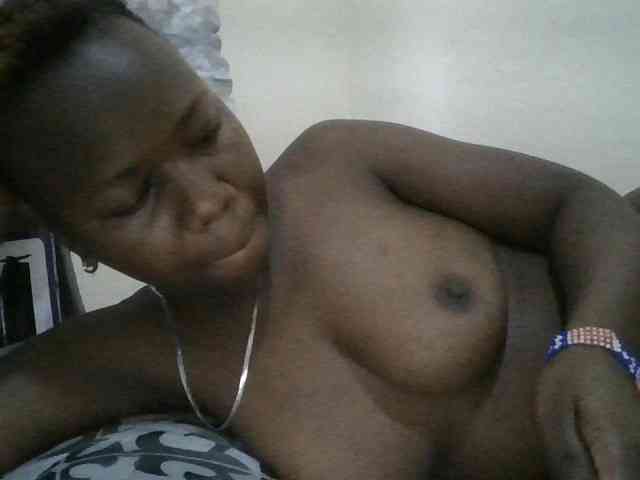 Blackdoll1 webcam