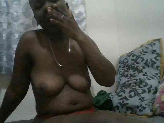 Blackdoll1 webcam