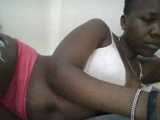 Blackdoll1 webcam