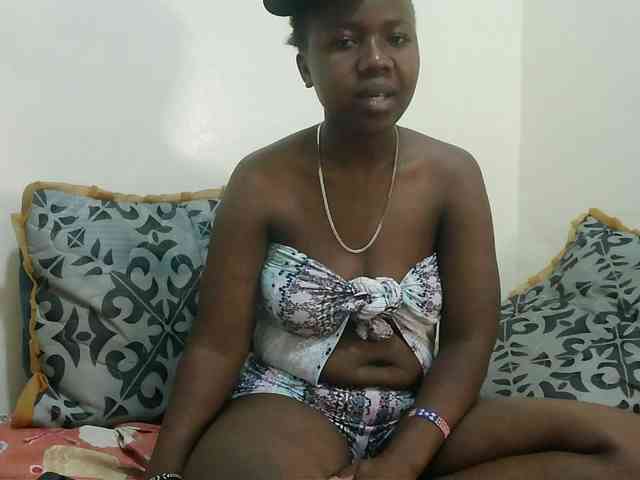 Blackdoll1 webcam