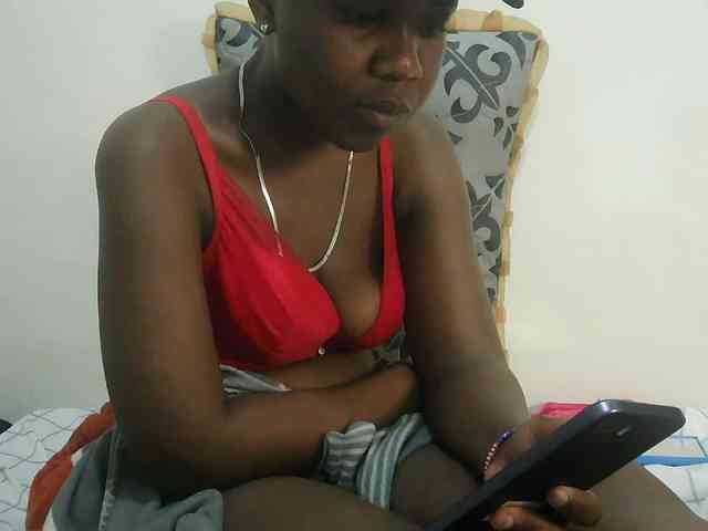 Blackdoll1 webcam