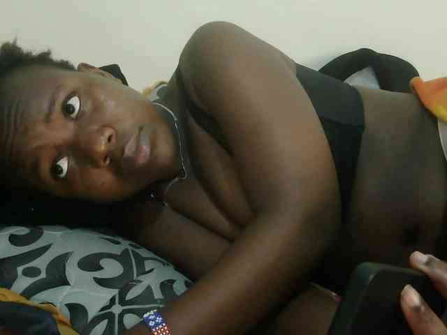 Blackdoll1 webcam