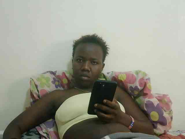 Blackdoll1 webcam