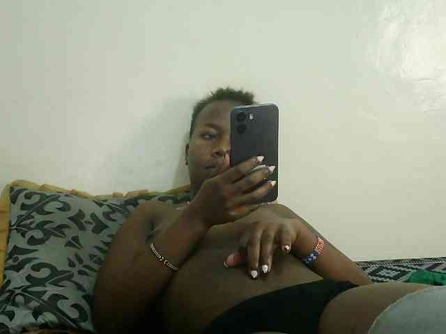 Blackdoll1 webcam