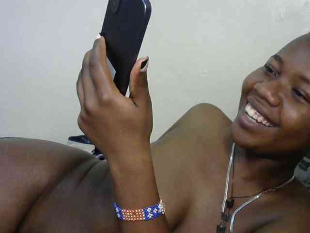 Blackdoll1 webcam
